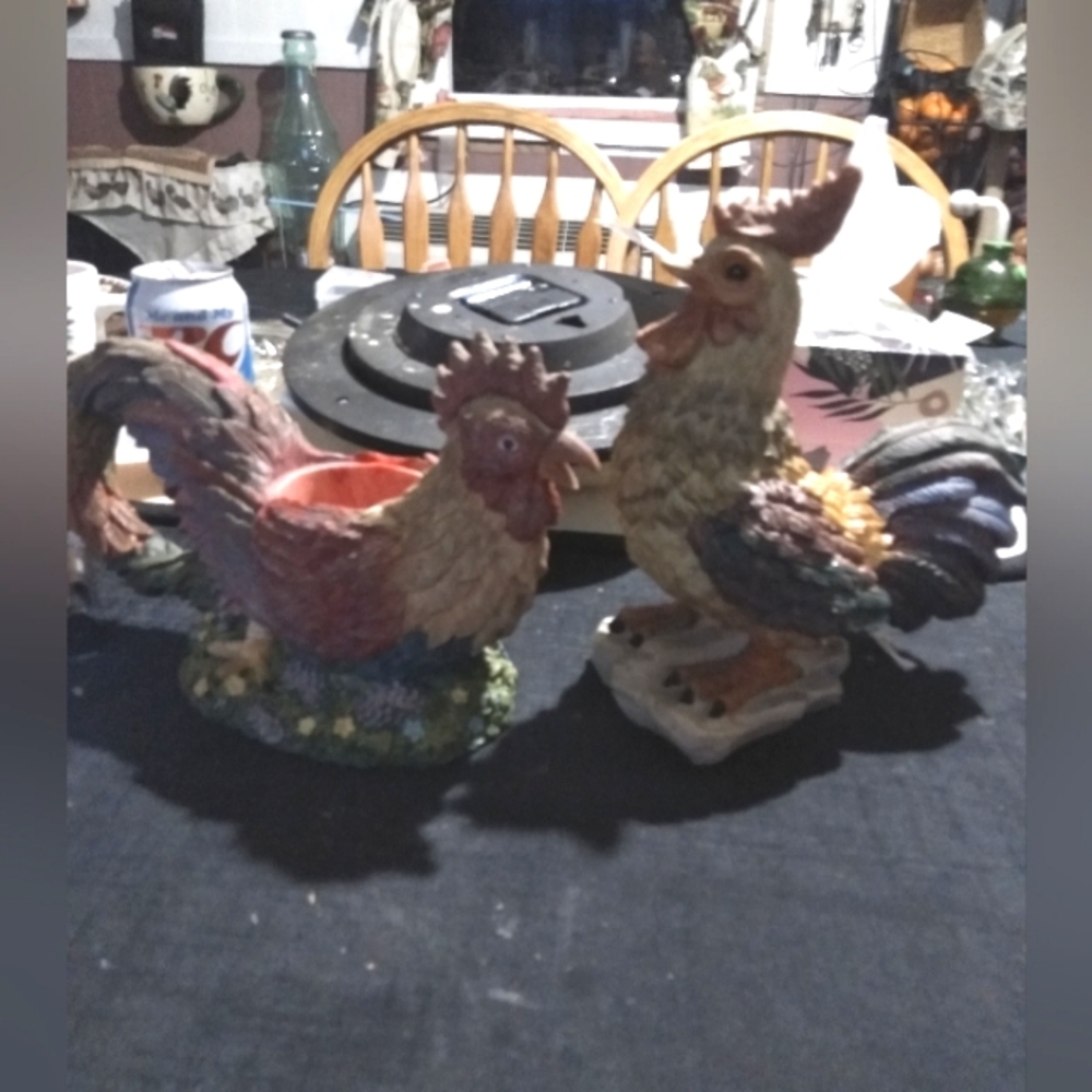 Hen and rooster ceramic set